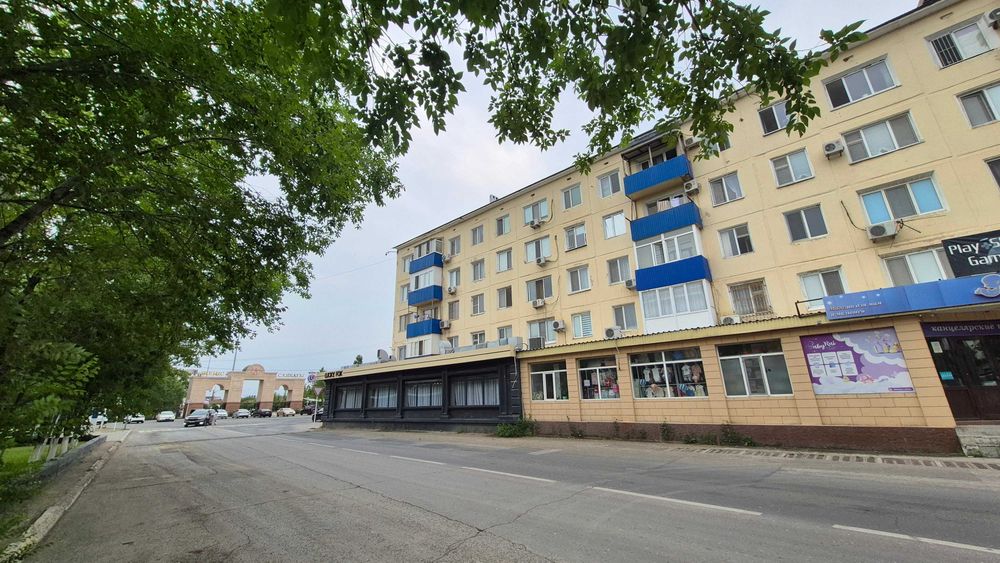 Продается 3-х комнатная квартира (мкр Авангард 3, 49)