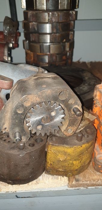 Pompe ulei buldozer s1500