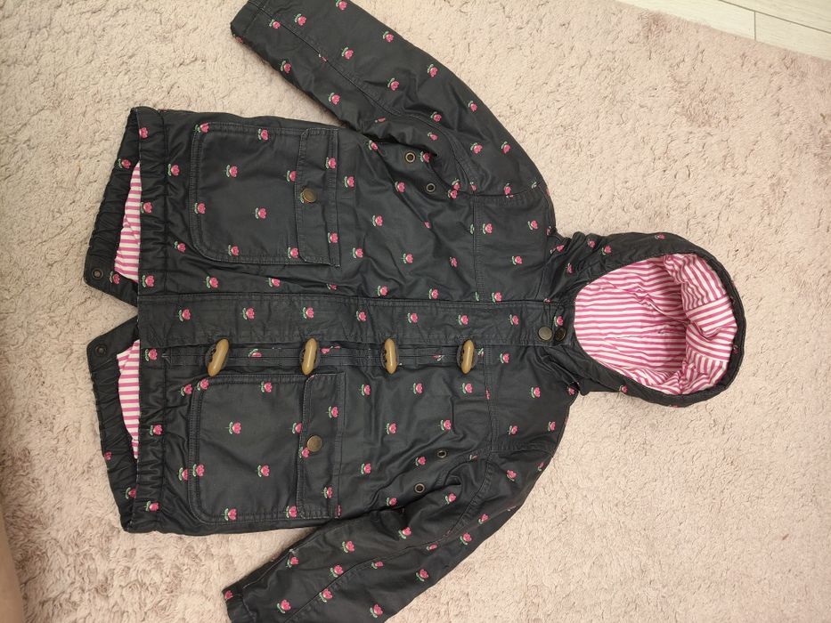 Продам курточку на девочку