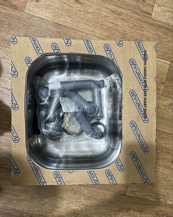 Мойка кухонная новая Турция. Kromevye. Комплект