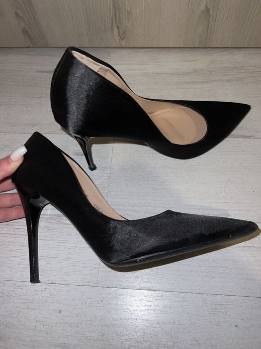 Черни обувки на ток 39 размер