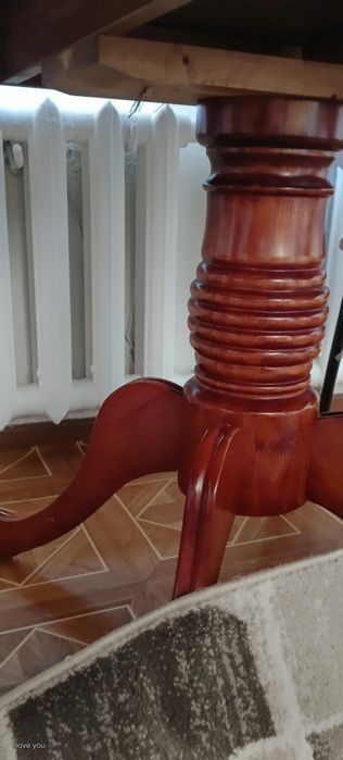 Продам стол деревянный в хорошем состоянии.