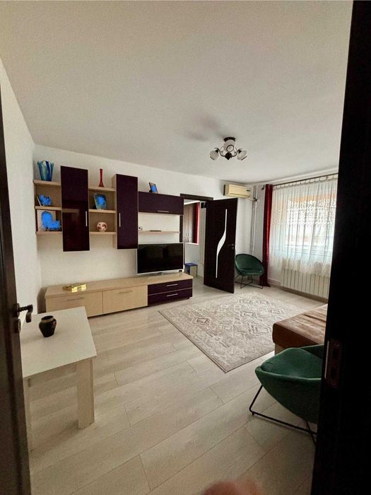 Proprietar- Vand apartament 3 camere semidecomandat, Tomis nord.