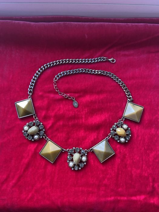 Колье с ониксами и стразами