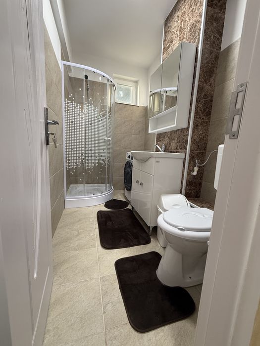 Inchiriez apartament!!