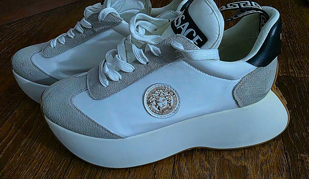 Продам кросовки натуральные