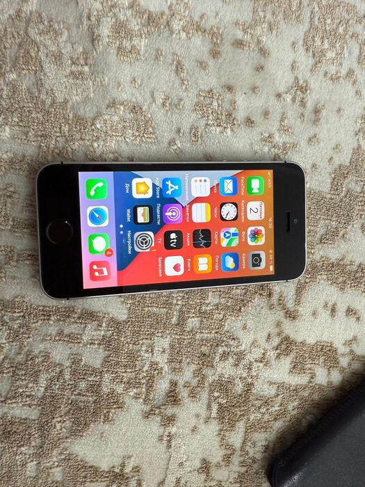 Apple iPhone se 1 поколения