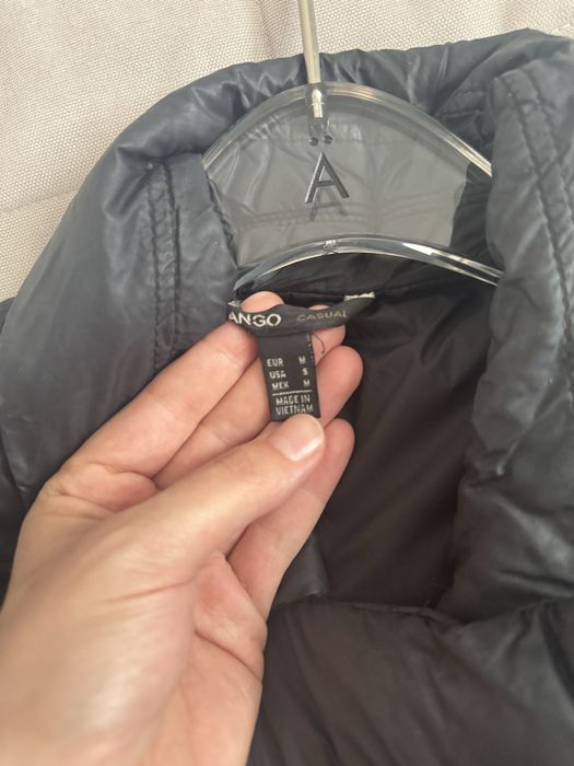 Куртка бренда mango