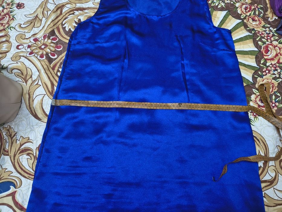 Vand rochie eleganta dantela albastra cu mărgele negre, mărime 56
