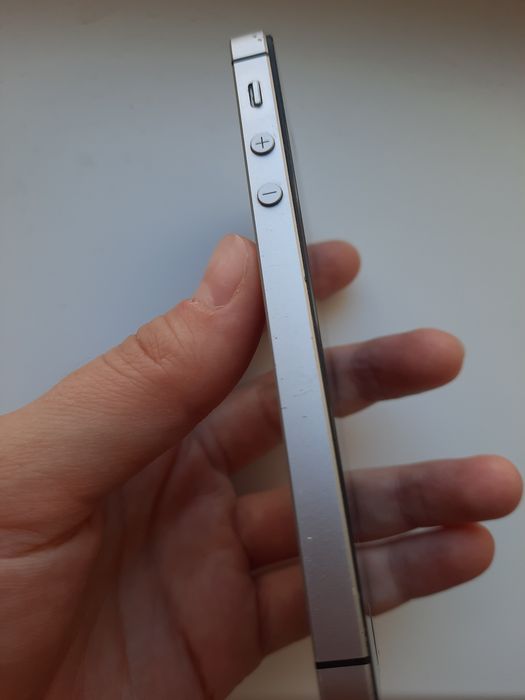 АЙФОН SE iPhone 32gb