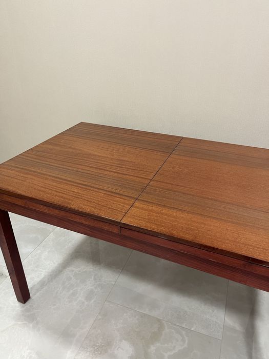 Продам столы из красного дерева