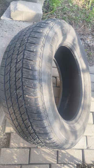Bridgestone Dueler H/T 684II.