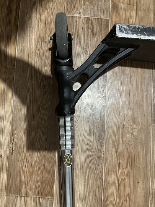 Продам трюковой самокат