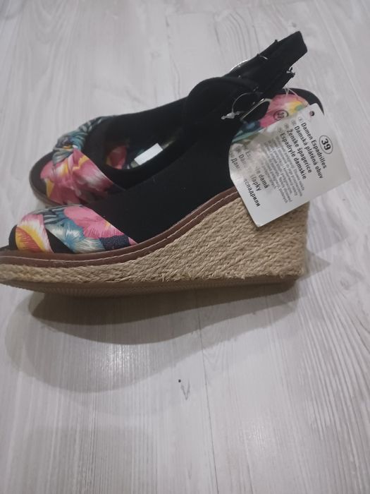 Дамски еспадрили