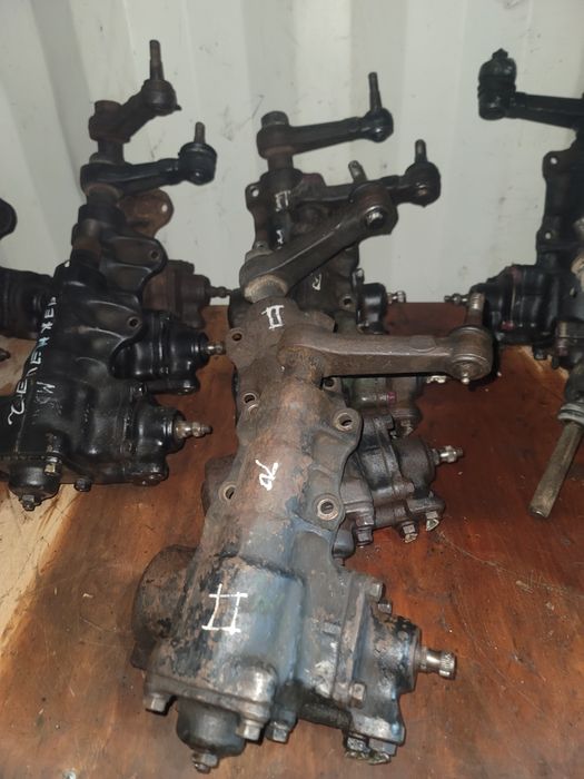 Рулевой редуктор Монтеро