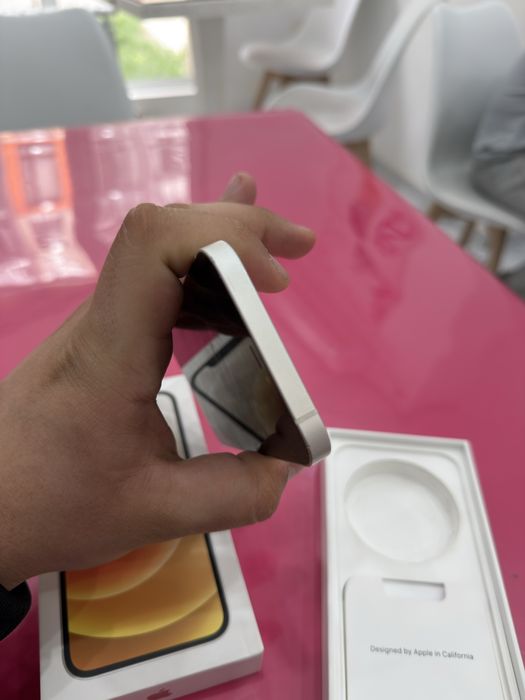 Продам Айфон 12/128