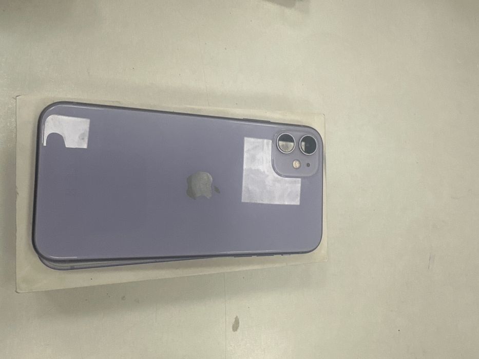 айфон 11  64 гб акб 72