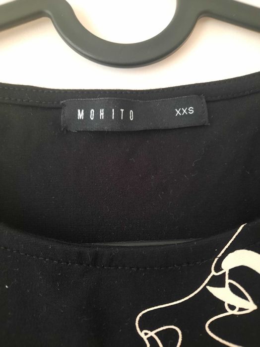 Къса черна рокля, с принт