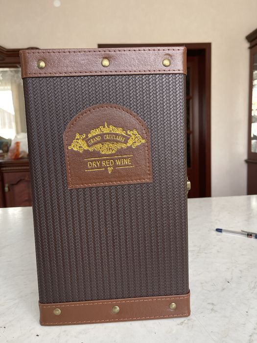 Кожаная коробка для вина