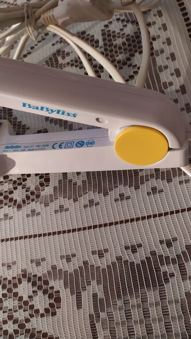 Aparat Babyliss pentru creponat sau întins părul