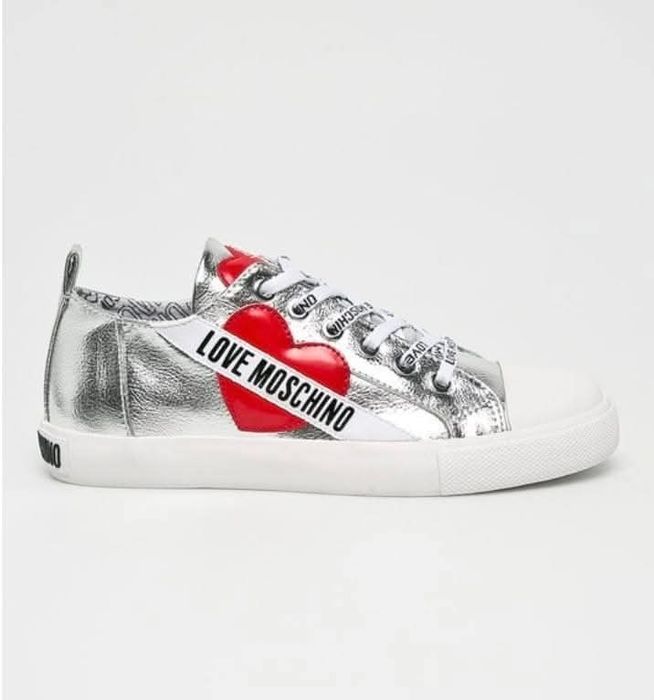 Кецове в сребристо Moschino