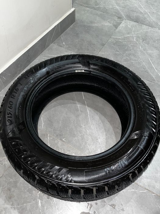 Продам комплект зимних шин. Торг