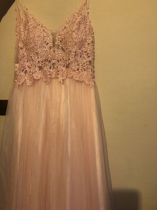 Абитуриентска рокля