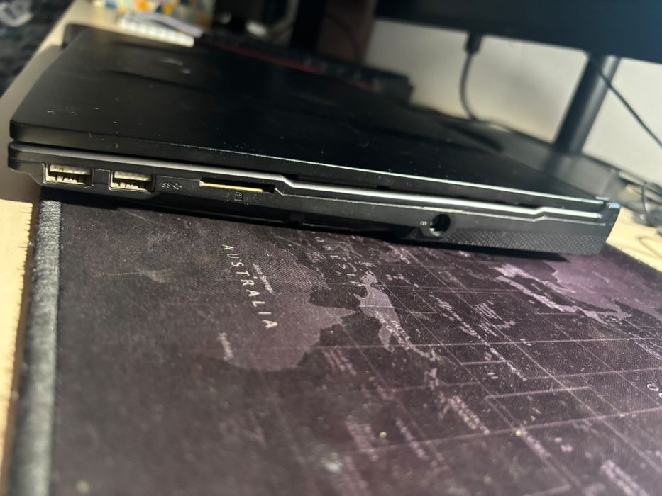 Laptop Gaming MSI Alpha 15 – Ryzen 7, RX 5500M 4GB, 32GB RAM, 144H