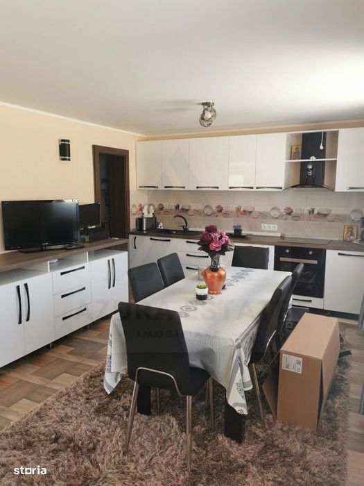 Casa renovata 3 camere teren liber 1250 mp grădină 1400 mp in Colun