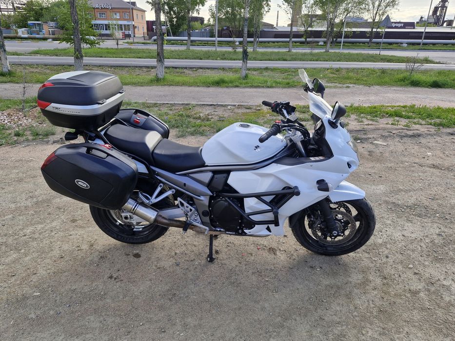 Suzuki GSX 1250 FA (bandit)