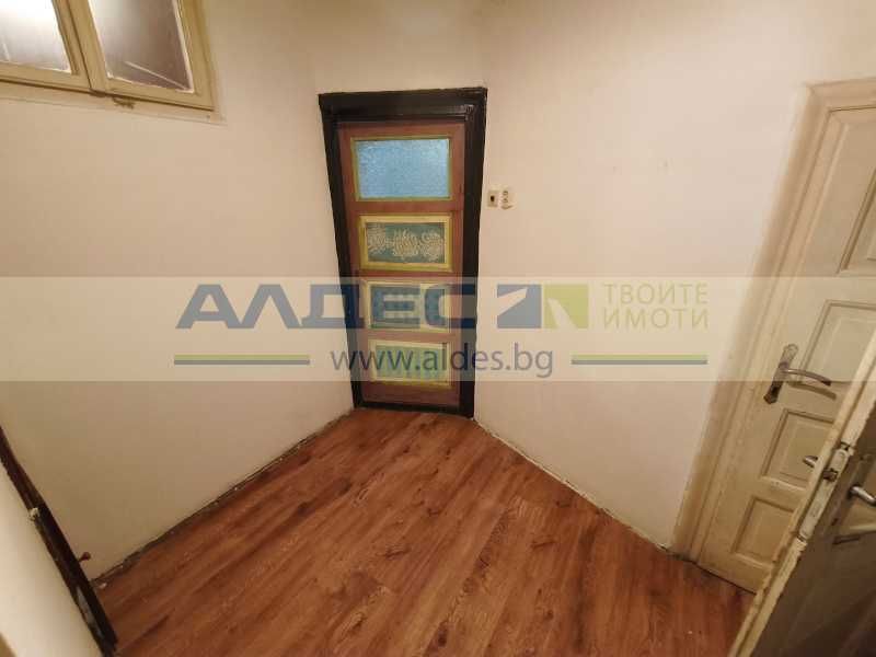 Отдава се дългосрочно офис на пл. Славейков!