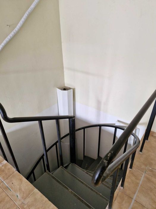 Отдавам под наем помещение на две нива