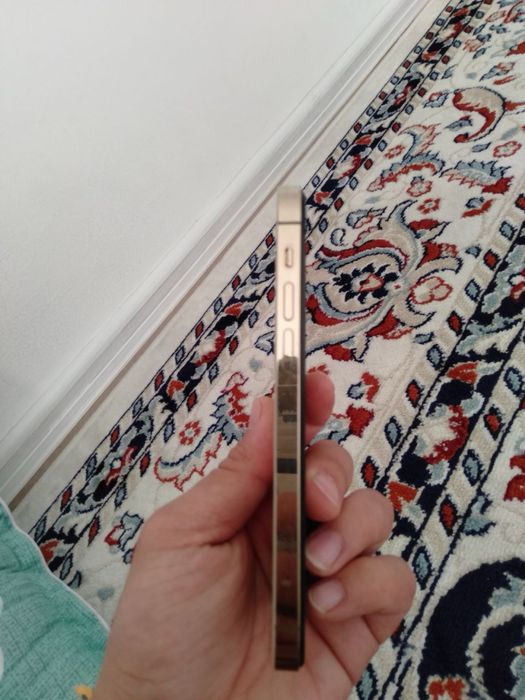 Айфон 12 про.