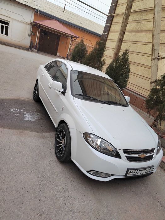 Машина сотилади жентра