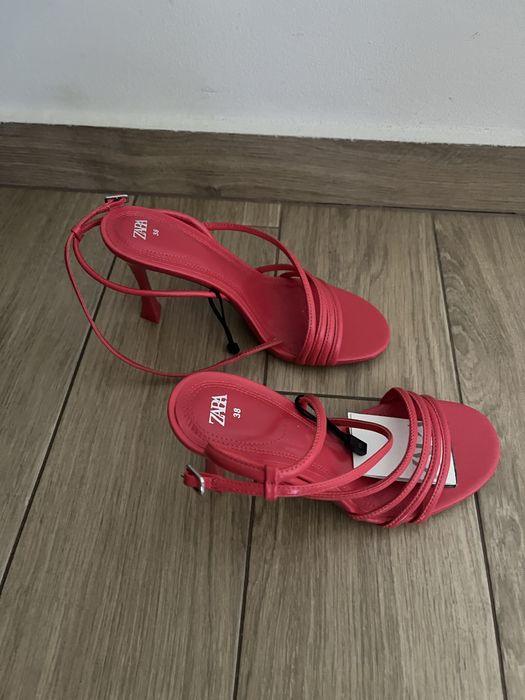Sandale zara noi