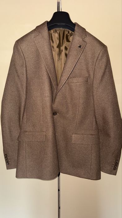 Costum Barbati | Sacou Barbati | Costum 2 piese Barbati | Costum 3 piese Barbati ca NOI | Costum DS Damat | Costum AC & CO | Sacou MANGO