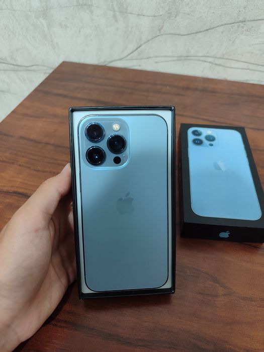 Iphone 13 pro. Blue