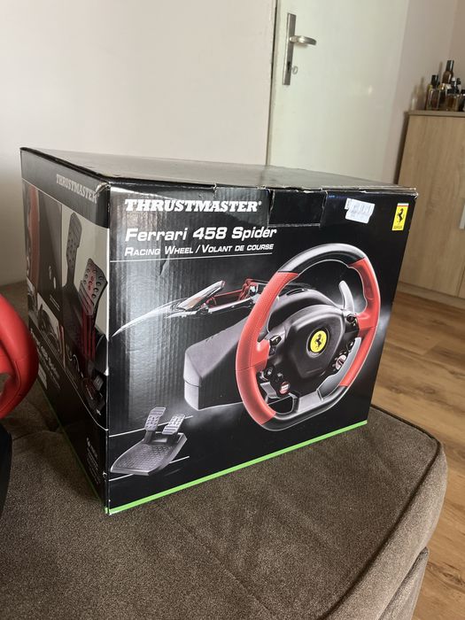 Волан и педали Thrustmaster Ferrari 458