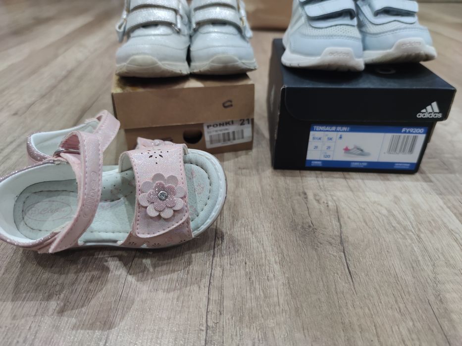 Маратонки, обувки, сандали, боти, ботуши за момиче