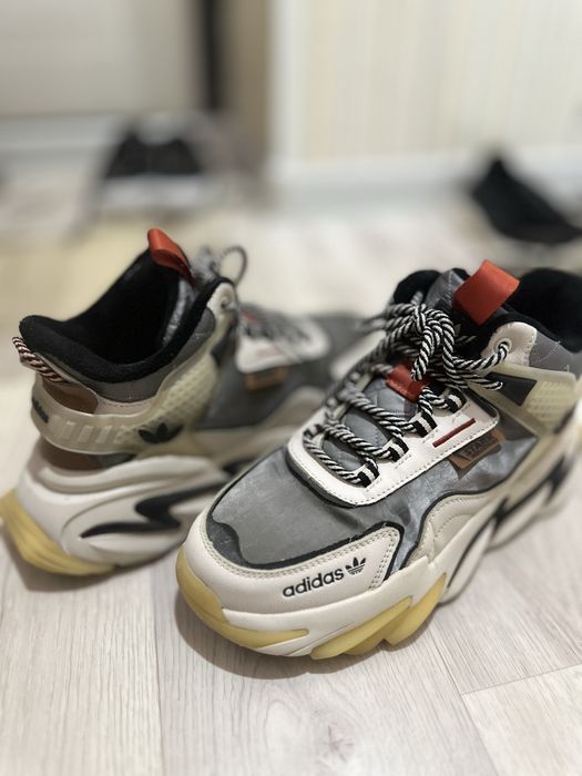 Кросы adidas stark industries