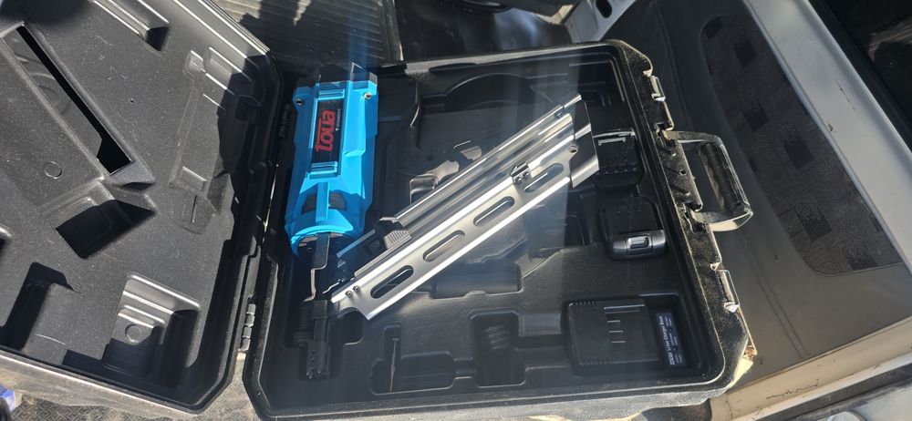 Газовый гвоздезабивной пистолет Toua GFN3490CH, новый, в наличии.