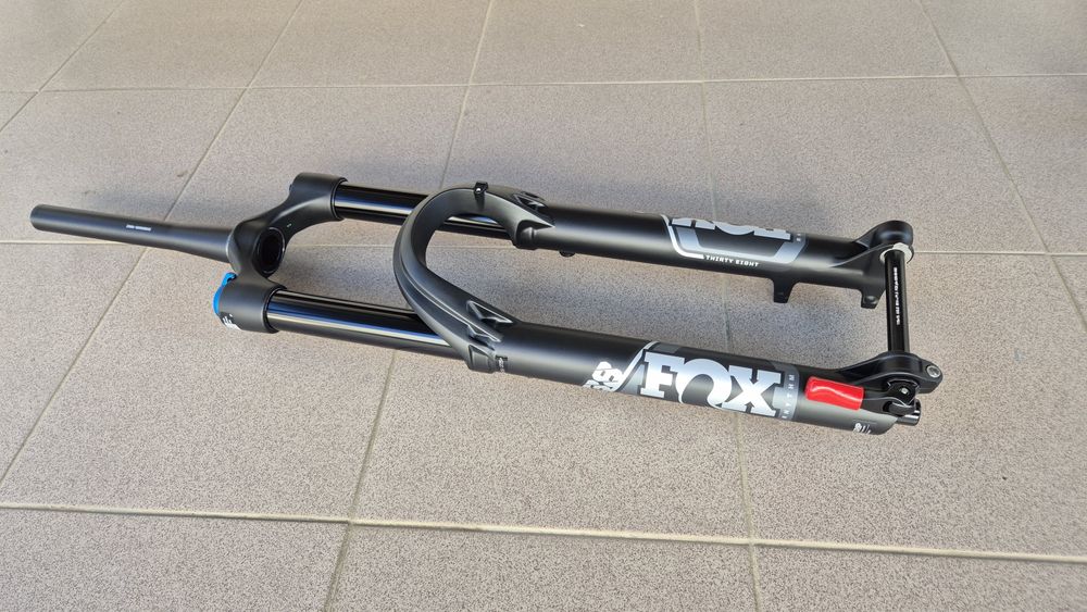 Furca noua FOX 38 pe 29, 180 travel