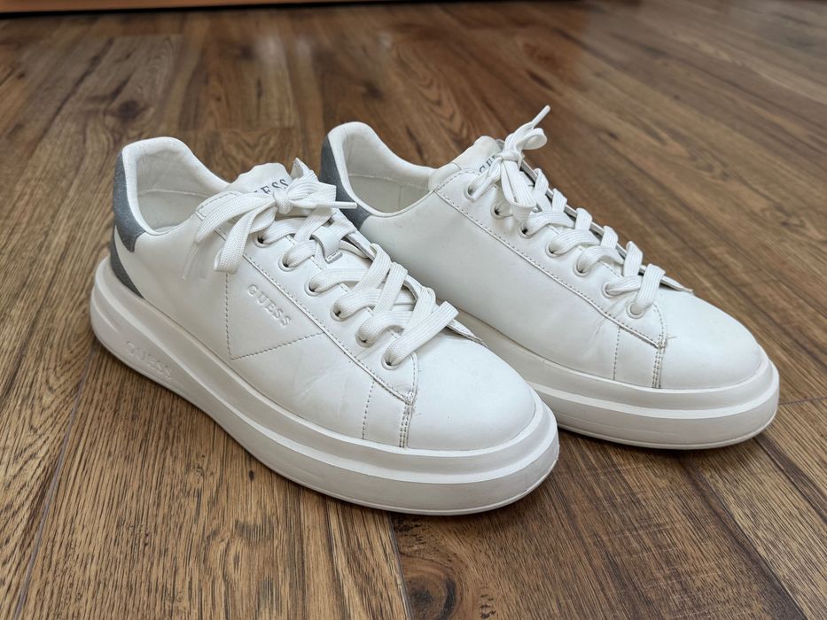 Бели кецове Guess Alba 42 номер