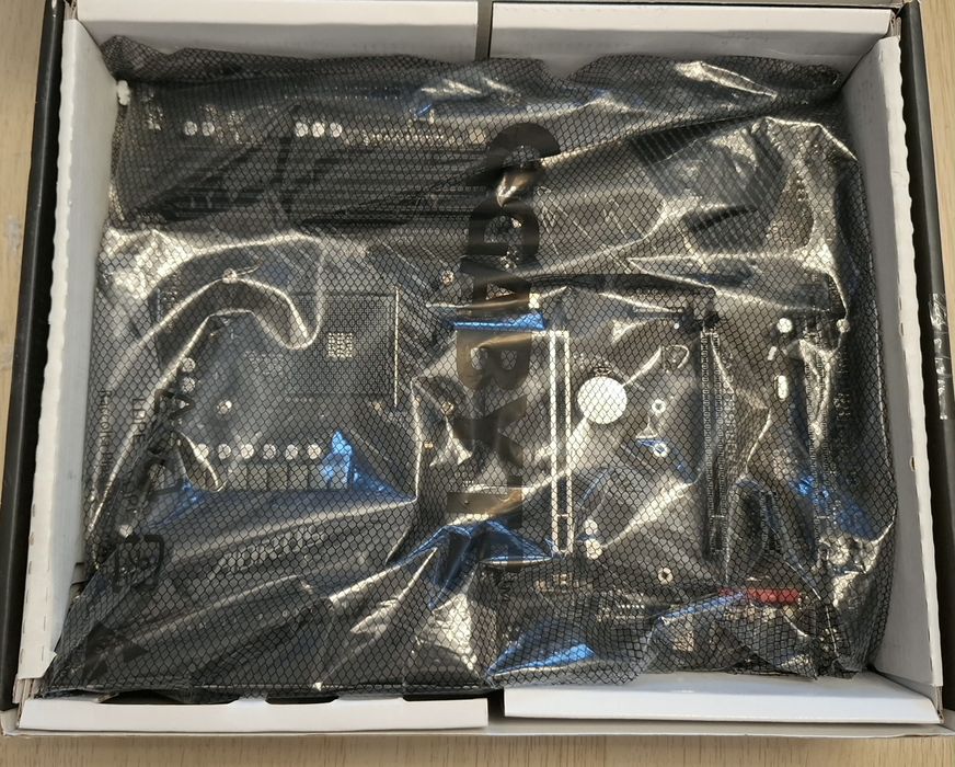 Placa de baza B550 Aorus Elite V2