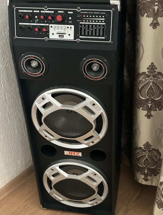 Vand sau schimb boxe cu statie
