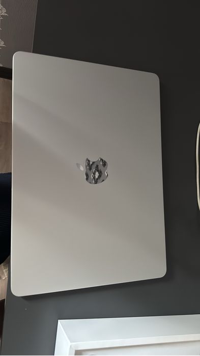 MacBook Air ……..