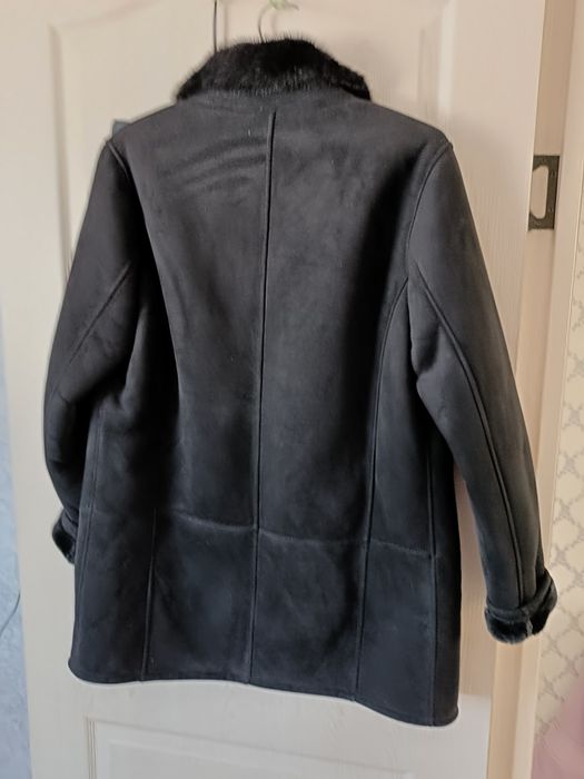 Дубленка мужская черного цвета