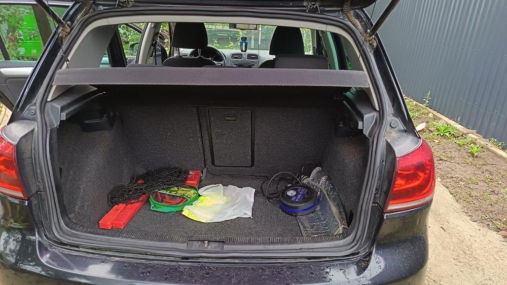 Vând Volkswagen Golf VI