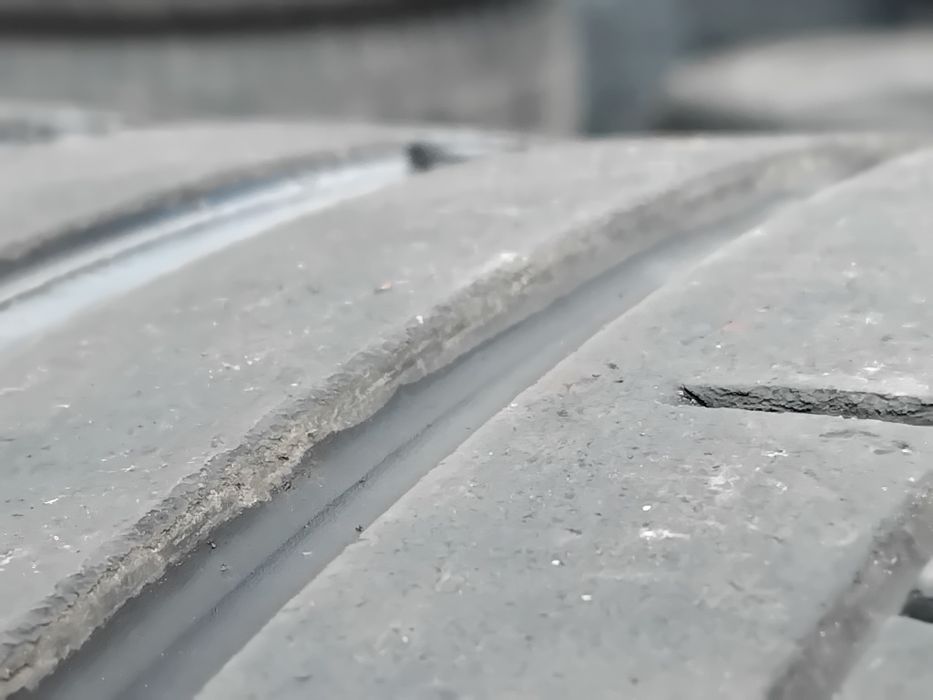 Гуми 285 40 21 Континентал Continental 2 броя - нов внос. Не са нови!