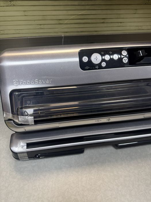 Уред за вакуумиране FoodSaver